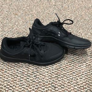 Black nike sneakers